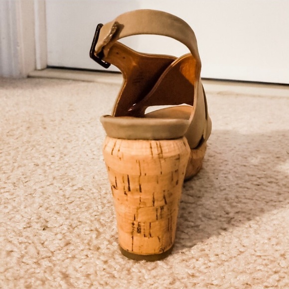 Gentle Souls Platform Heels - Picture 5 of 5